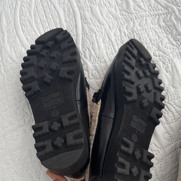 CIRCUS by Sam Edelman Sherpa loafers. Size 7 - Picture 9 of 12